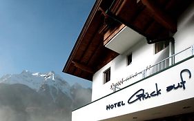Hotel & Suites Glueck Auf